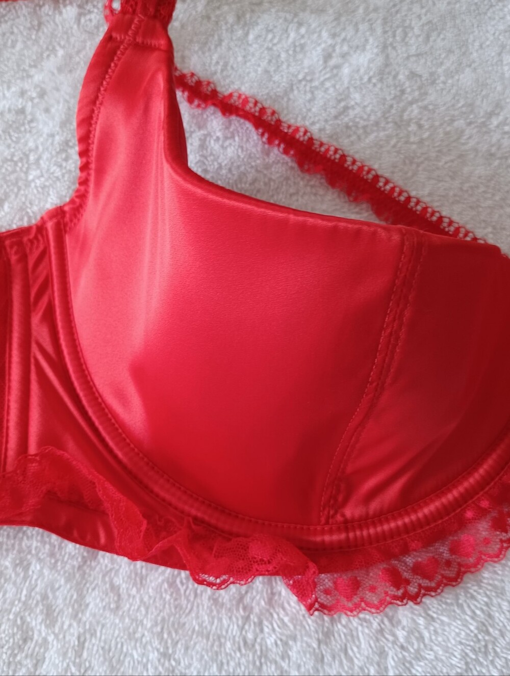 Savage X Fenty Sexy Satin Red Lace-Trim Underwire Bra, Size 42D - Picture 6 of 16